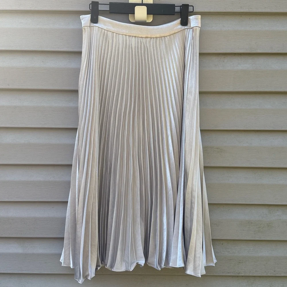 Reiss | Pleated Midi Swing Skirt size 6 - Picture 6 of 6